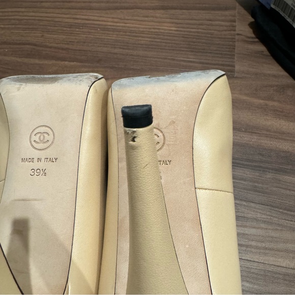 Chanel Two-Tone Leather CC Cap Toe Heels, Size 39.5 - Picture 10 of 10